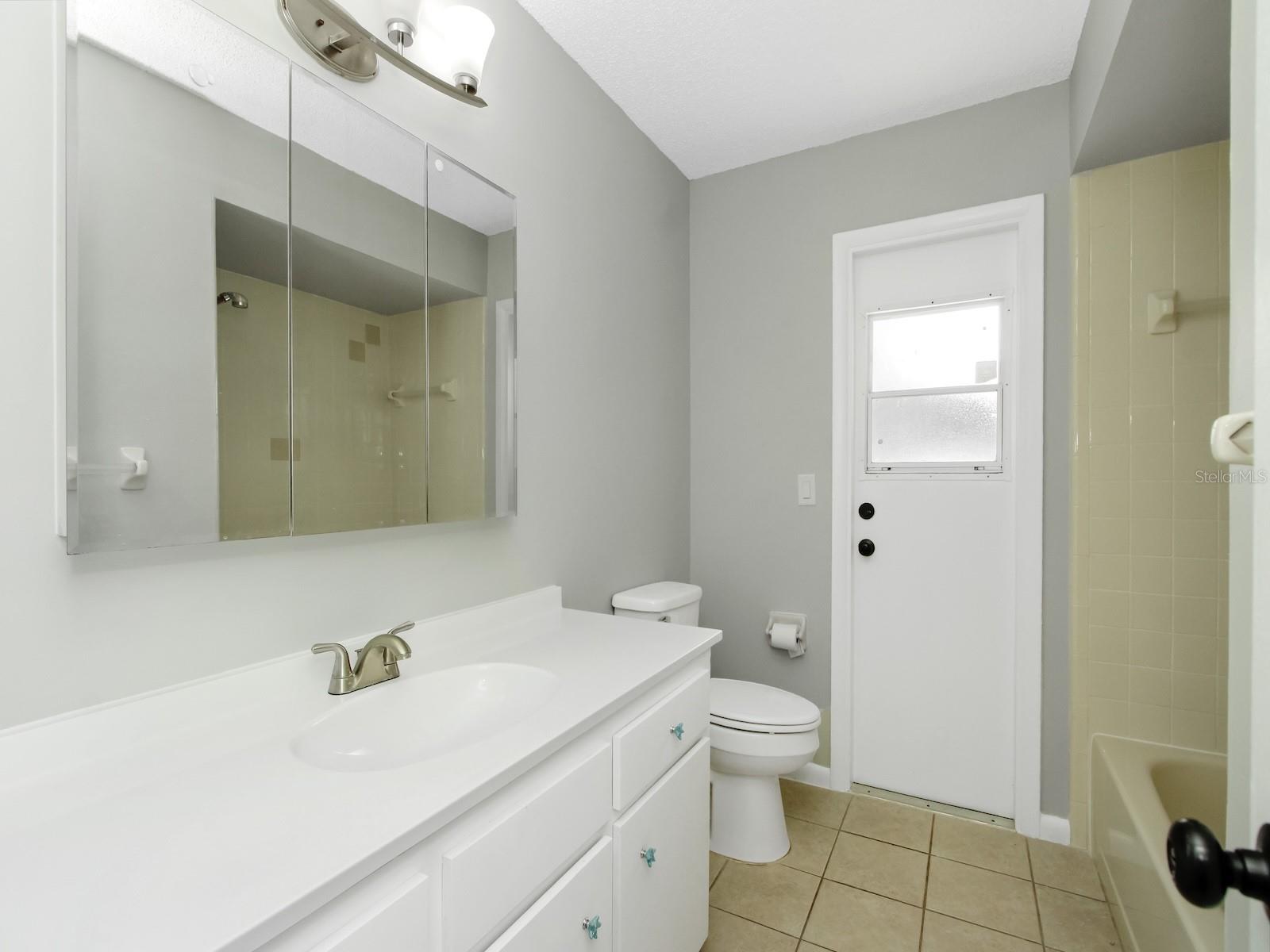 Image 22 of 33 For 919 Sylvia Drive