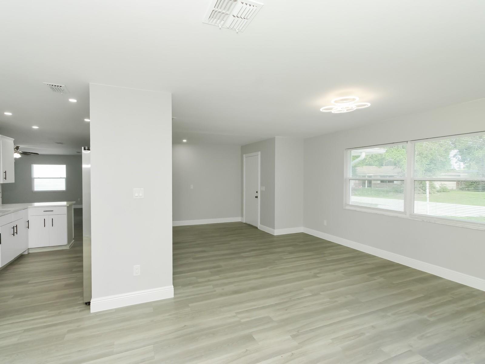 Image 7 of 33 For 919 Sylvia Drive