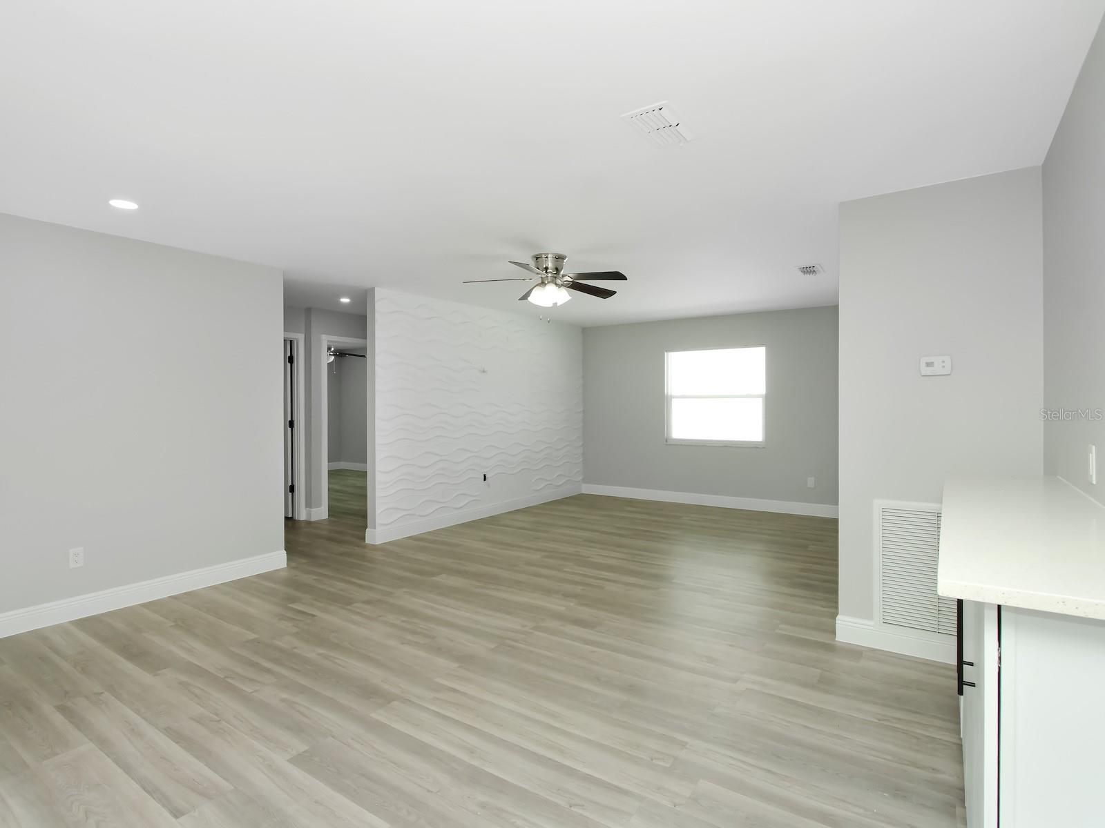 Image 9 of 33 For 919 Sylvia Drive