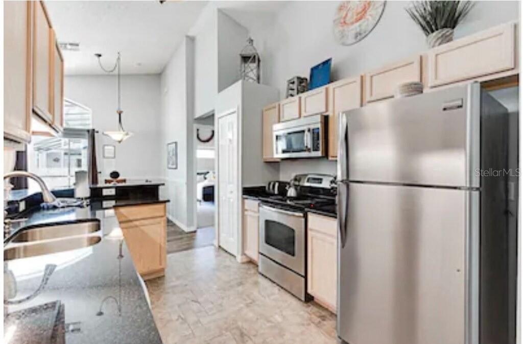 Image 4 of 9 For 768 Majesty Drive