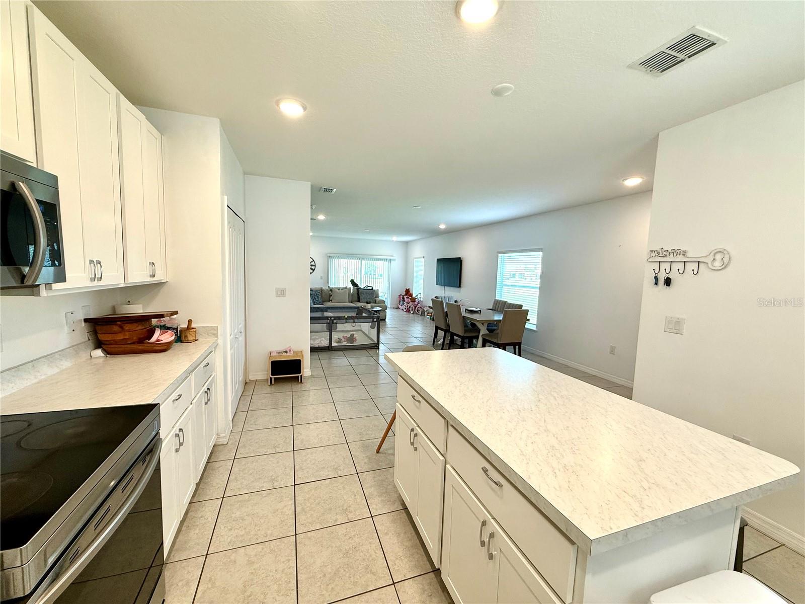 Image 10 of 37 For 4910 Coral Castle Drive