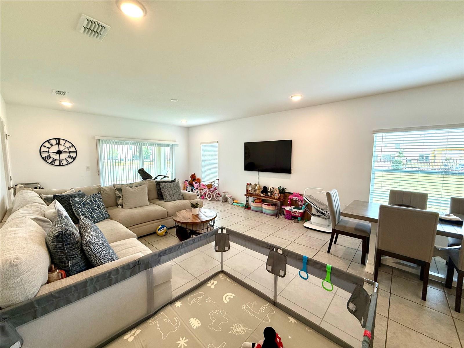 Image 9 of 37 For 4910 Coral Castle Drive