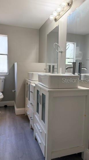 Image 16 of 37 For 10920-10928 Malati Street