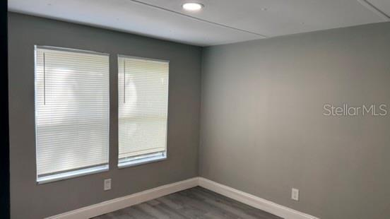 Image 18 of 37 For 10920-10928 Malati Street