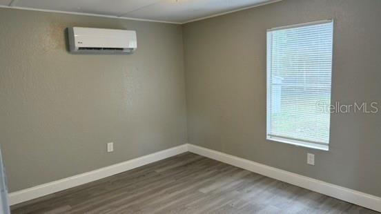 Image 34 of 37 For 10920-10928 Malati Street