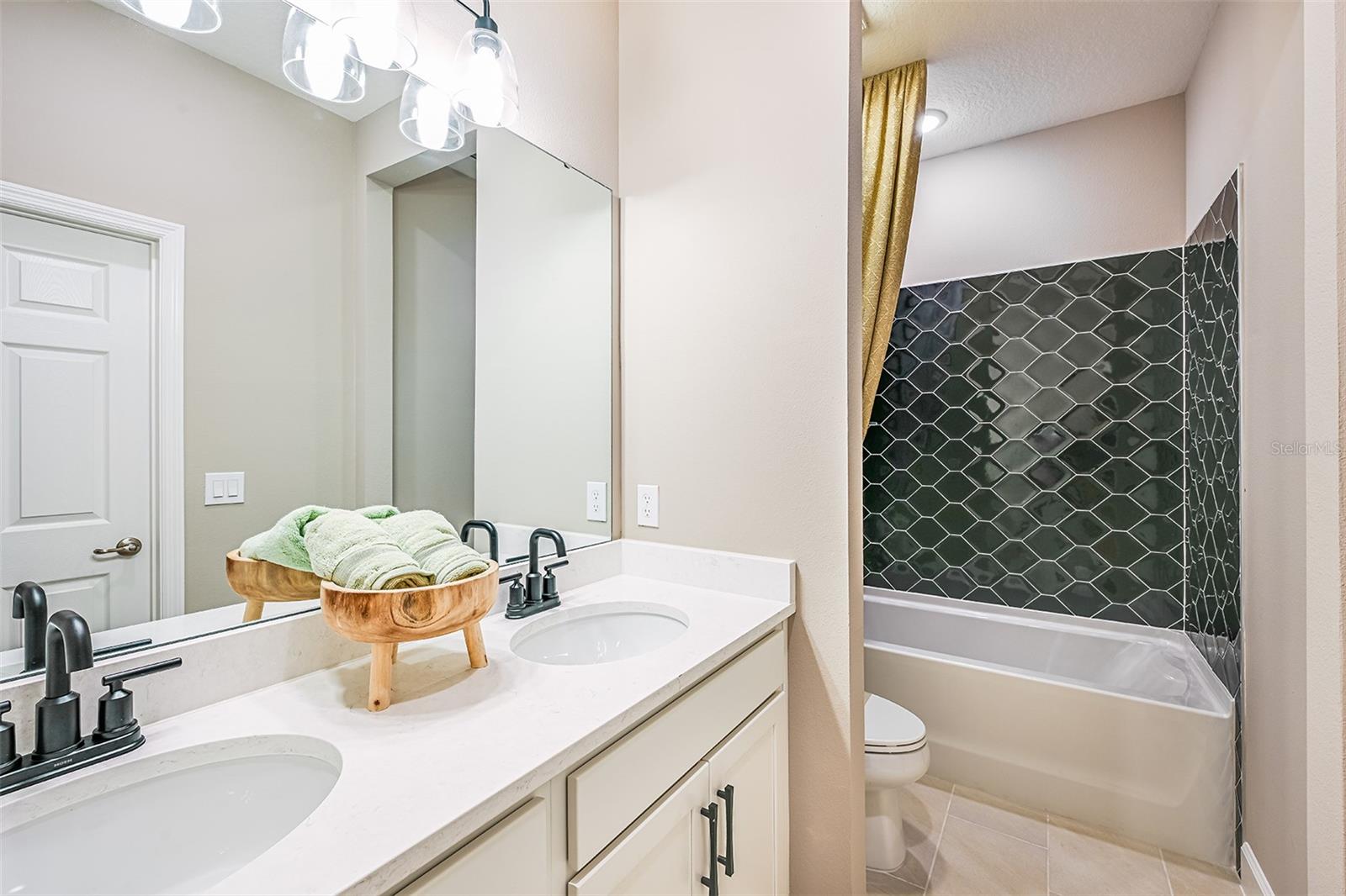 Image 22 of 32 For 2064 Starflower Lane