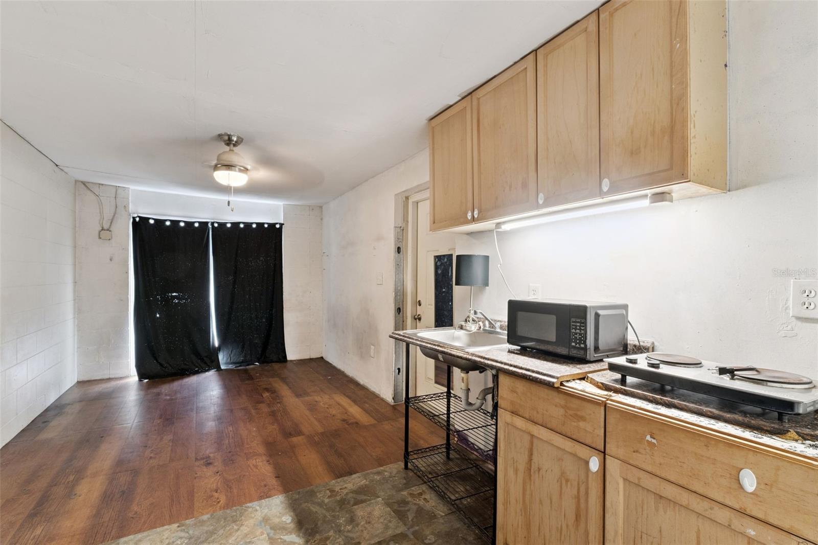 Image 14 of 24 For 6204 Oakcrest Circle