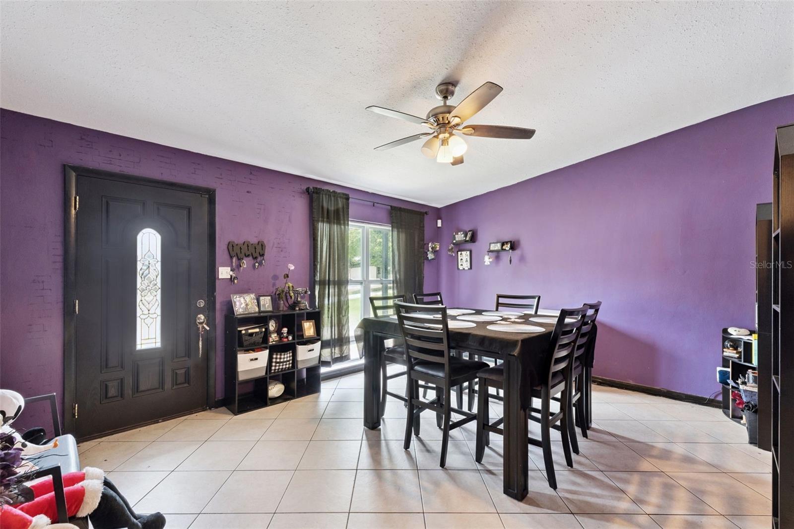 Image 4 of 24 For 6204 Oakcrest Circle