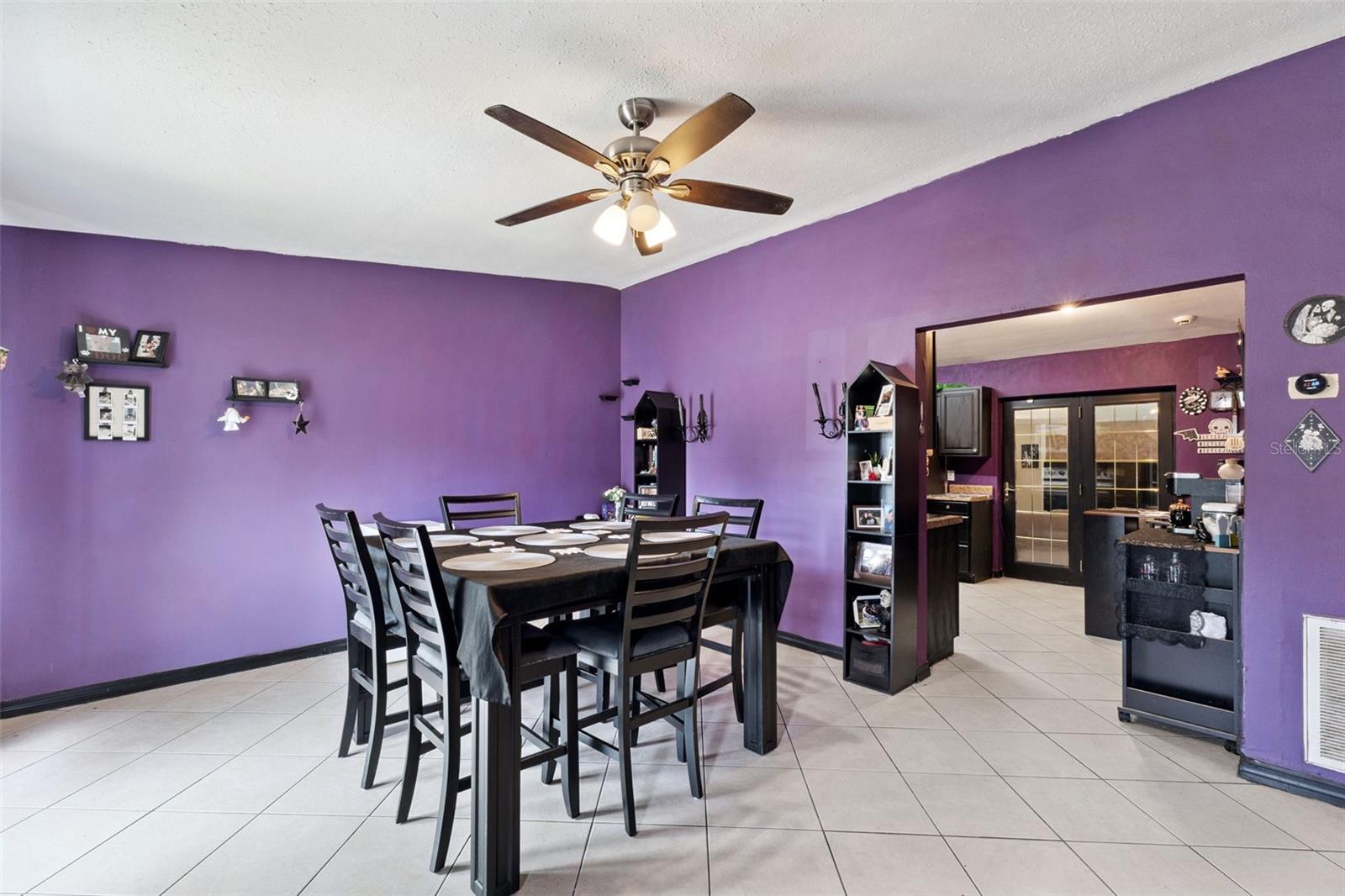 Image 5 of 24 For 6204 Oakcrest Circle