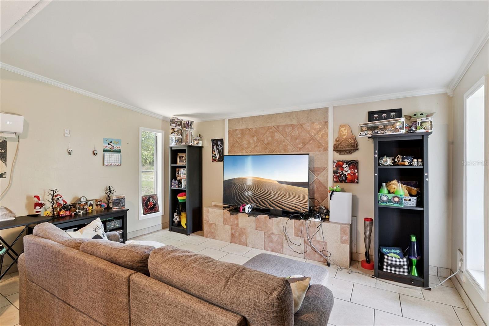 Image 8 of 24 For 6204 Oakcrest Circle