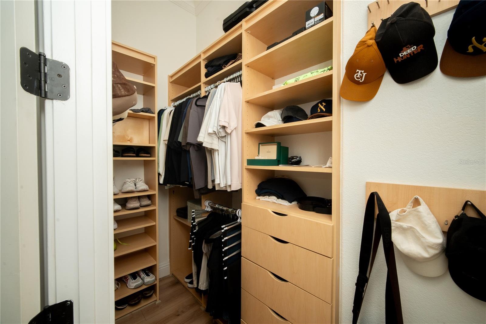 Image 14 of 45 For 719 Eastlawn Drive