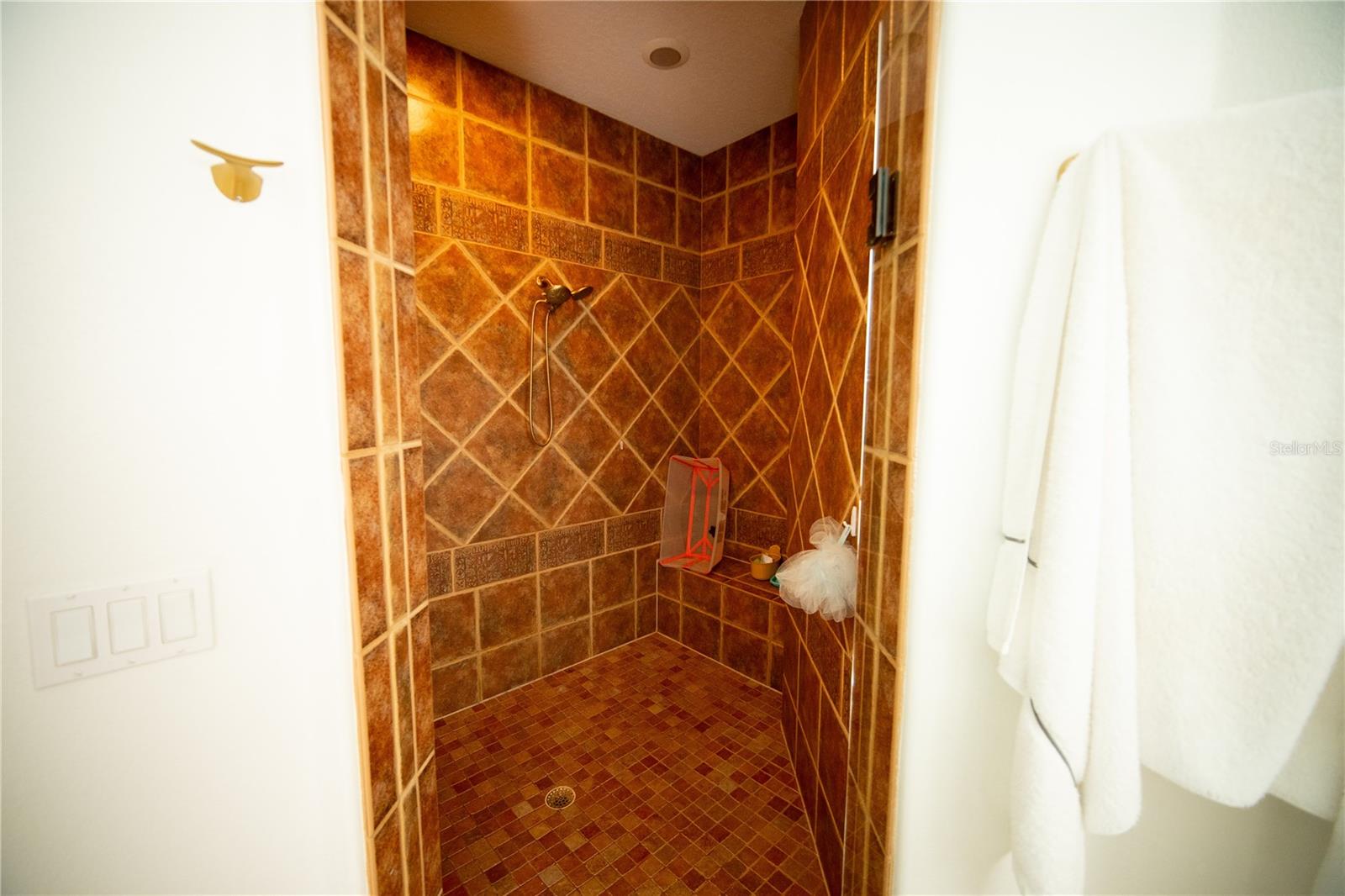 Image 17 of 45 For 719 Eastlawn Drive