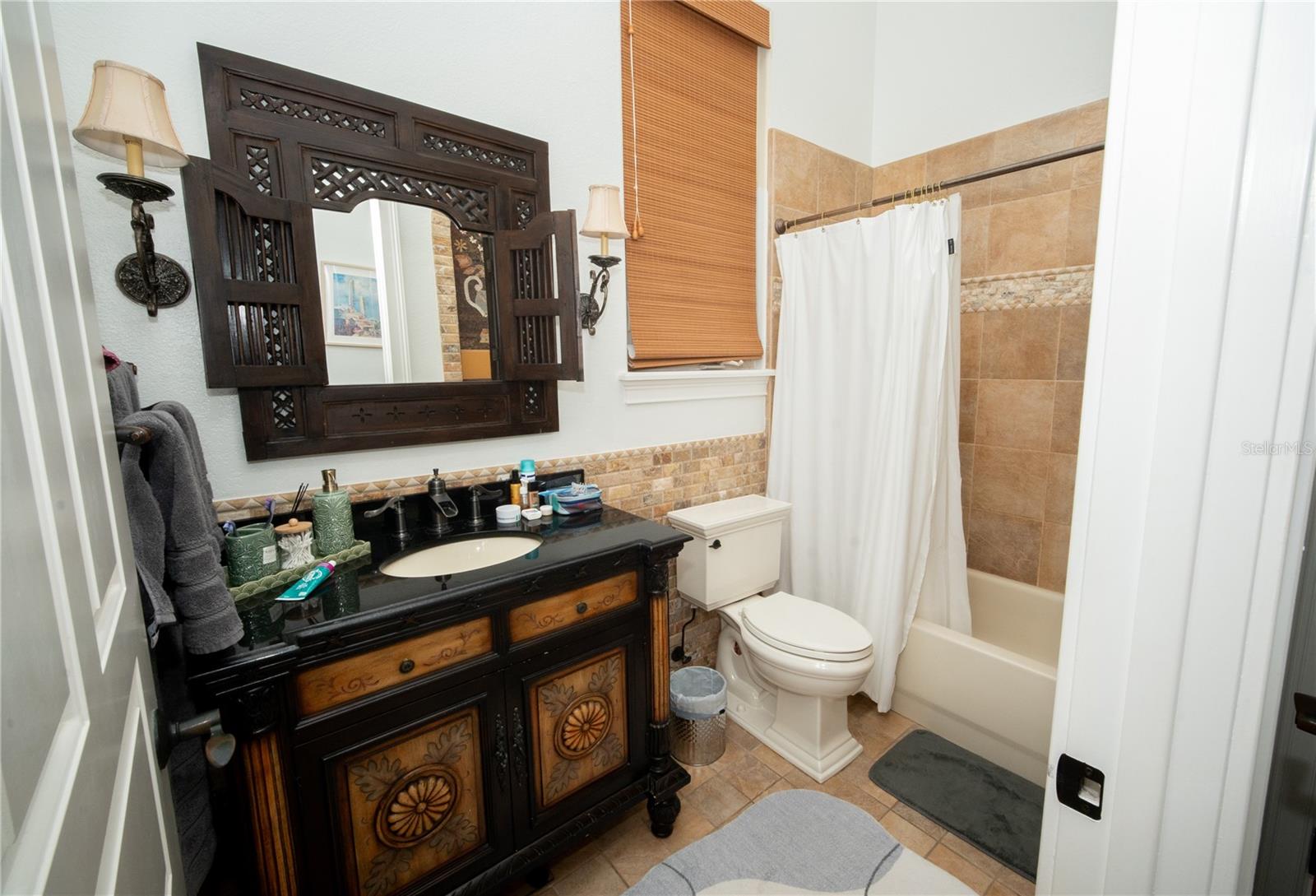 Image 23 of 45 For 719 Eastlawn Drive