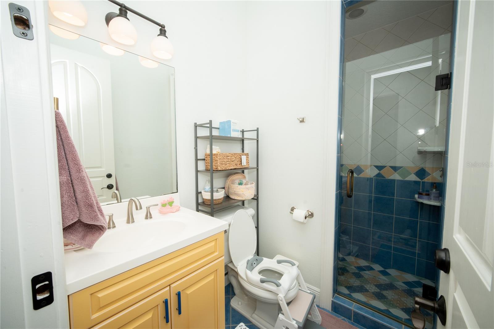 Image 29 of 45 For 719 Eastlawn Drive