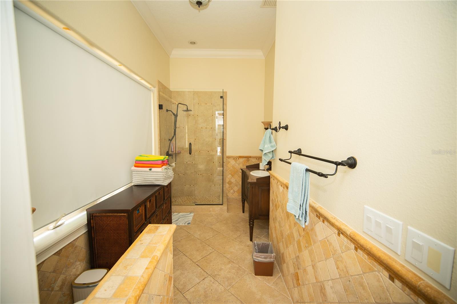 Image 32 of 45 For 719 Eastlawn Drive