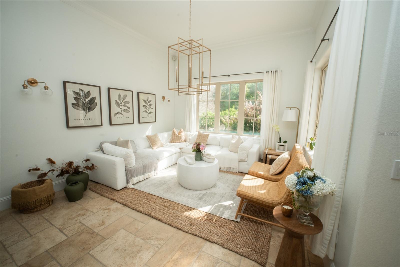 Image 4 of 45 For 719 Eastlawn Drive