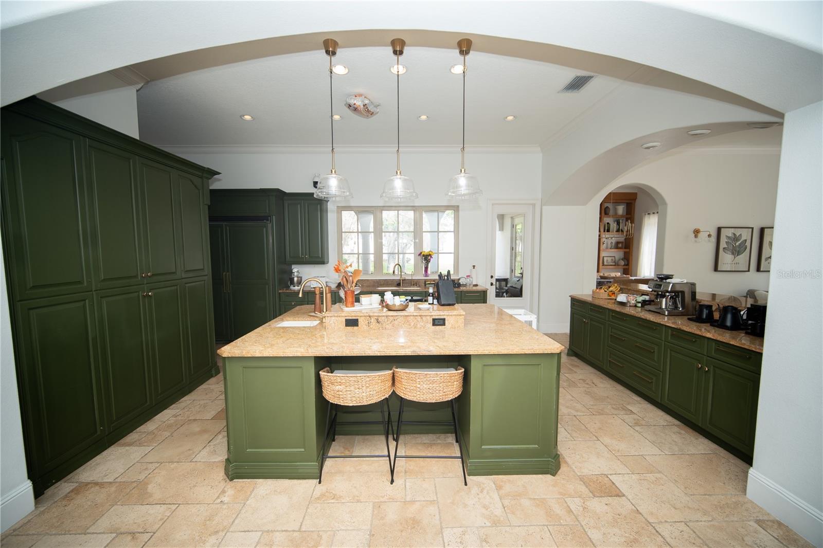 Image 6 of 45 For 719 Eastlawn Drive