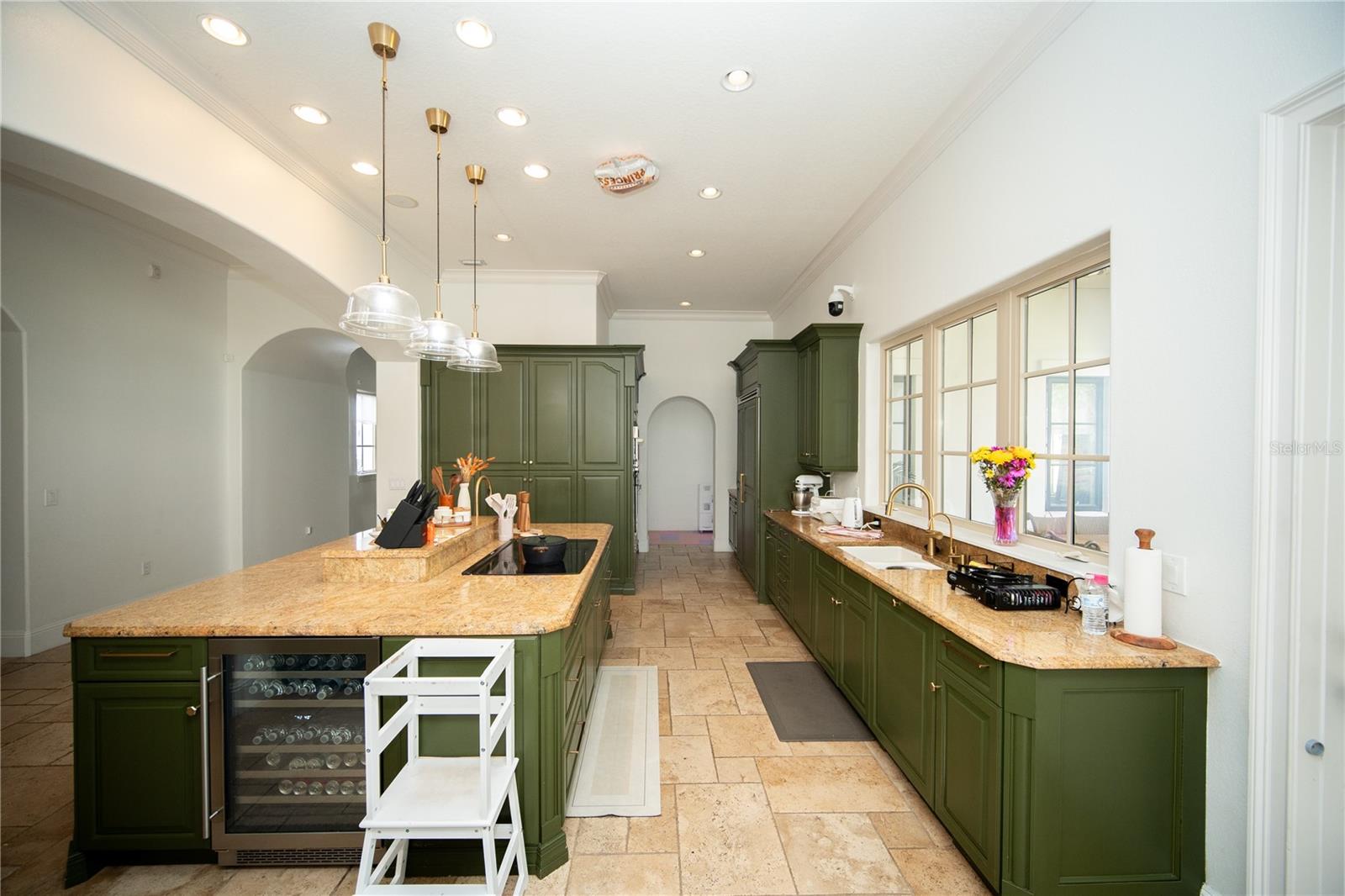 Image 7 of 45 For 719 Eastlawn Drive