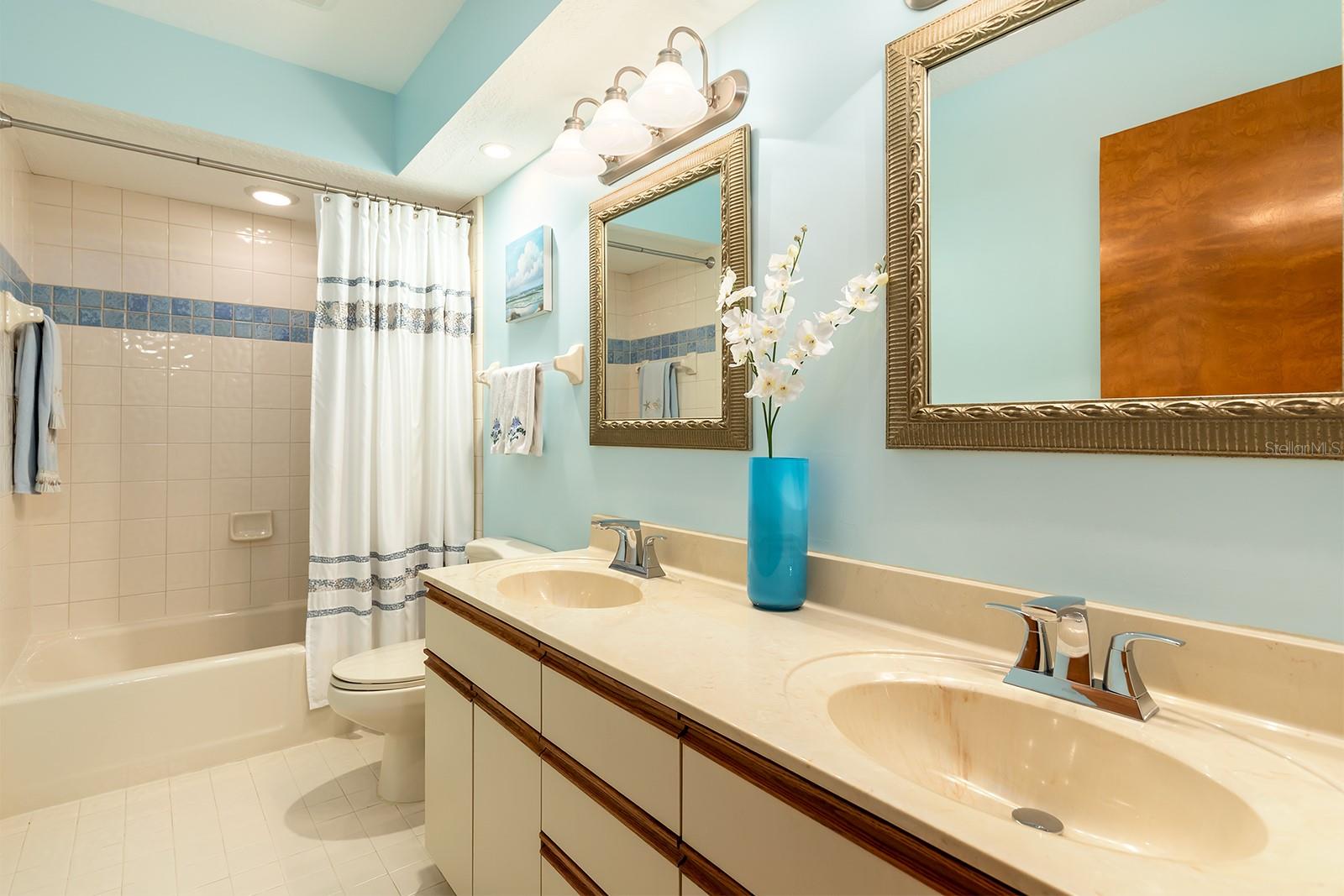 Image 21 of 36 For 808 Silverwood Drive