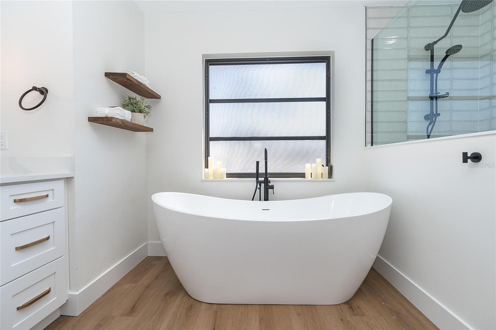 Image 13 of 41 For 16 Leeward Drive