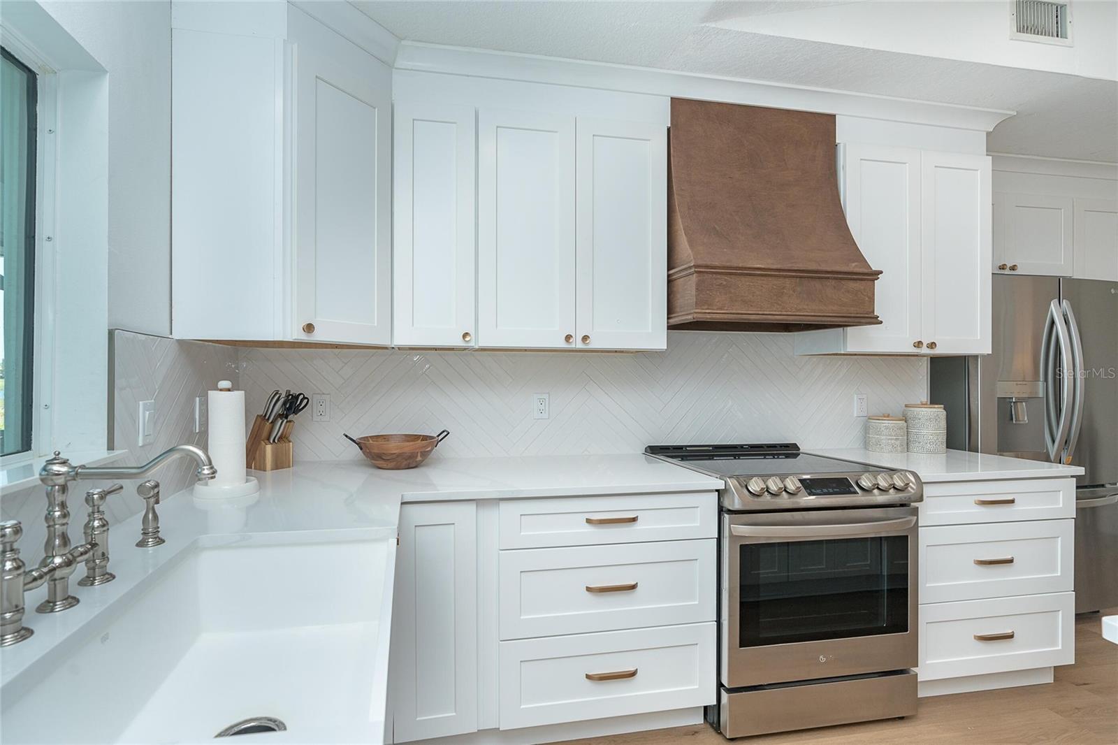 Image 14 of 41 For 16 Leeward Drive