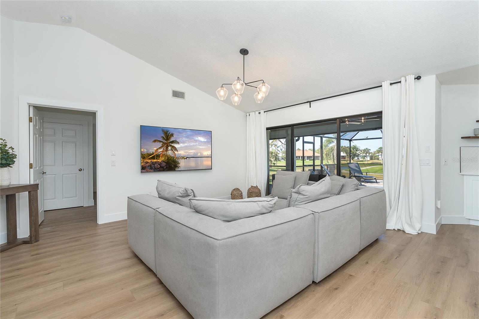 Image 21 of 41 For 16 Leeward Drive