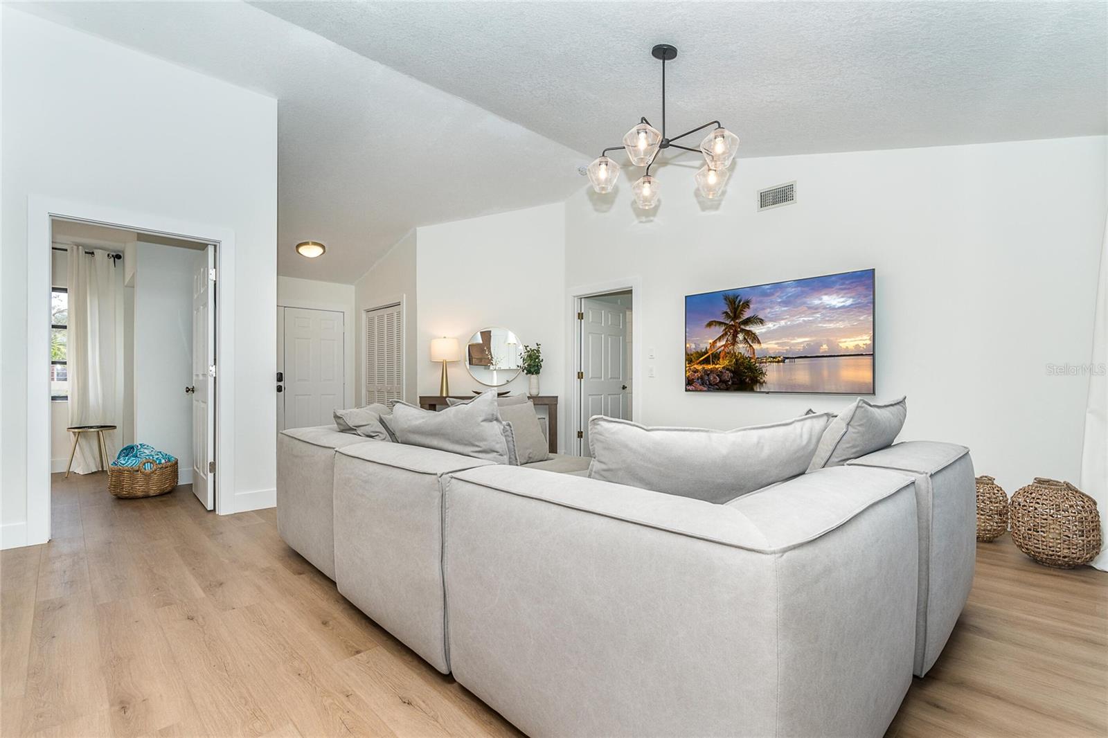 Image 23 of 41 For 16 Leeward Drive