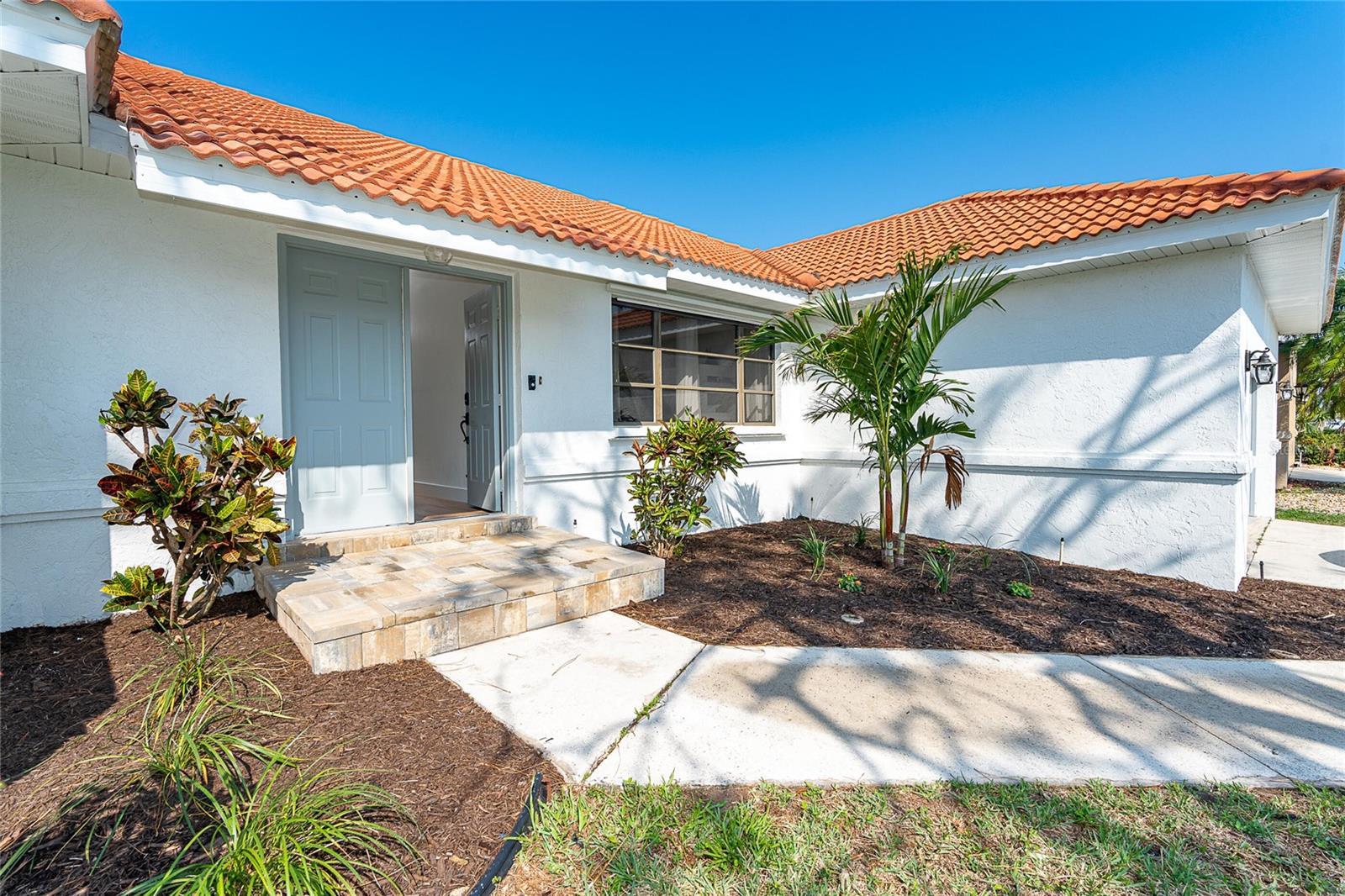 Image 7 of 41 For 16 Leeward Drive