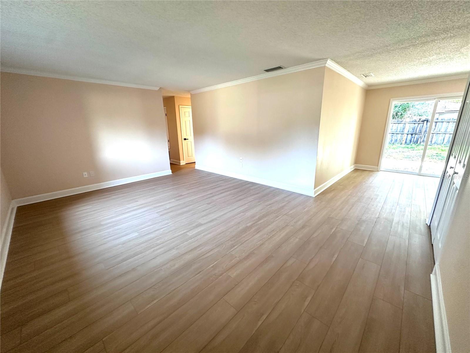 Image 2 of 6 For 607 Wren Avenue