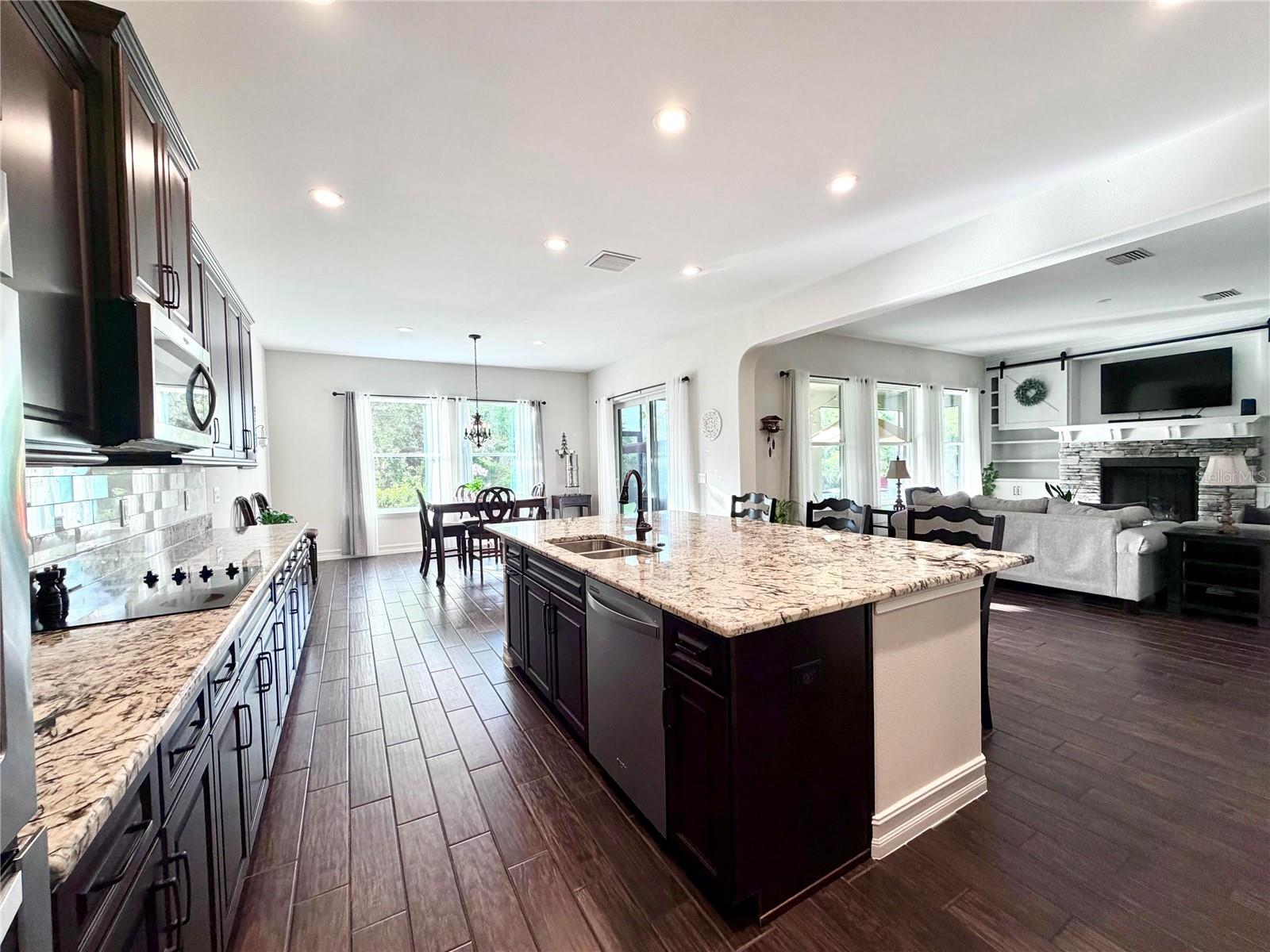 Image 13 of 50 For 1879 Whitewillow Drive