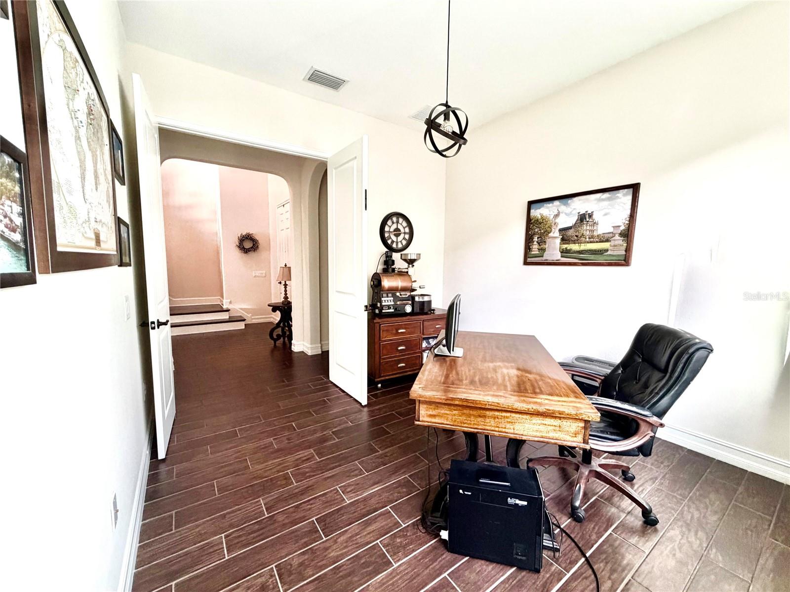 Image 27 of 50 For 1879 Whitewillow Drive