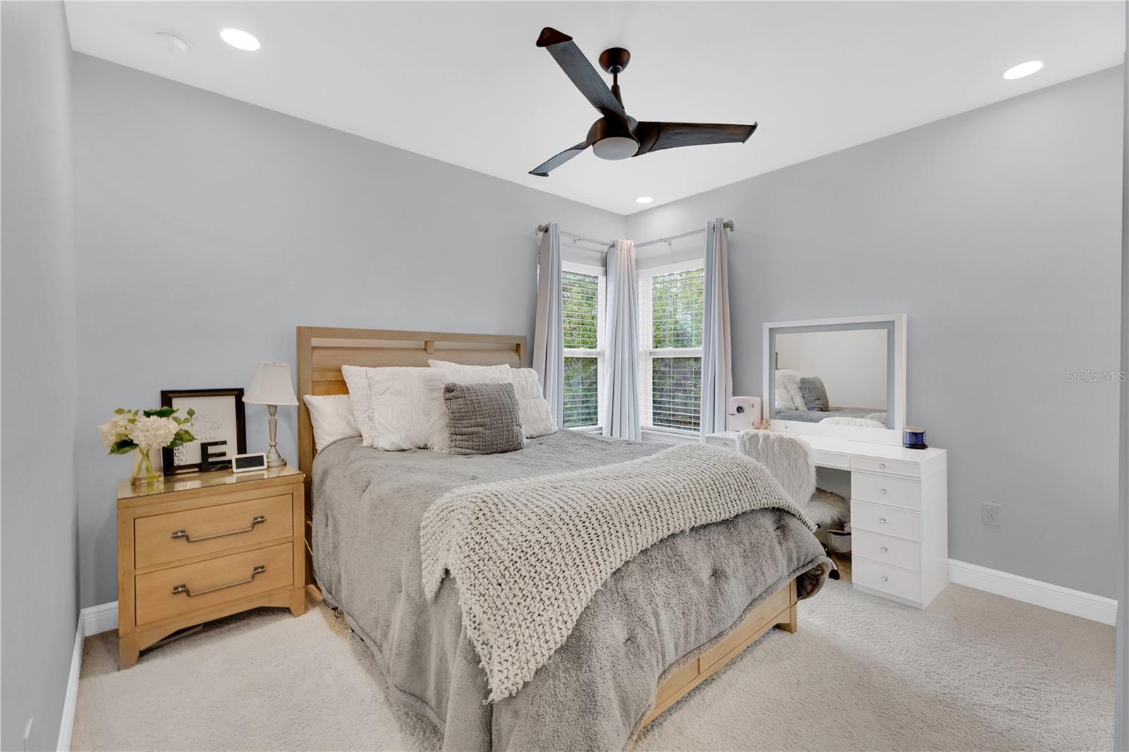 Image 21 of 35 For 8796 Peachtree Park Court