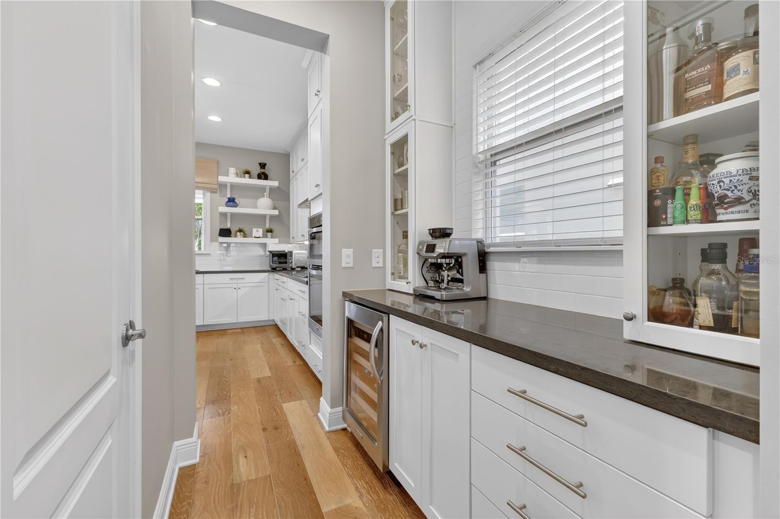 Image 7 of 35 For 8796 Peachtree Park Court