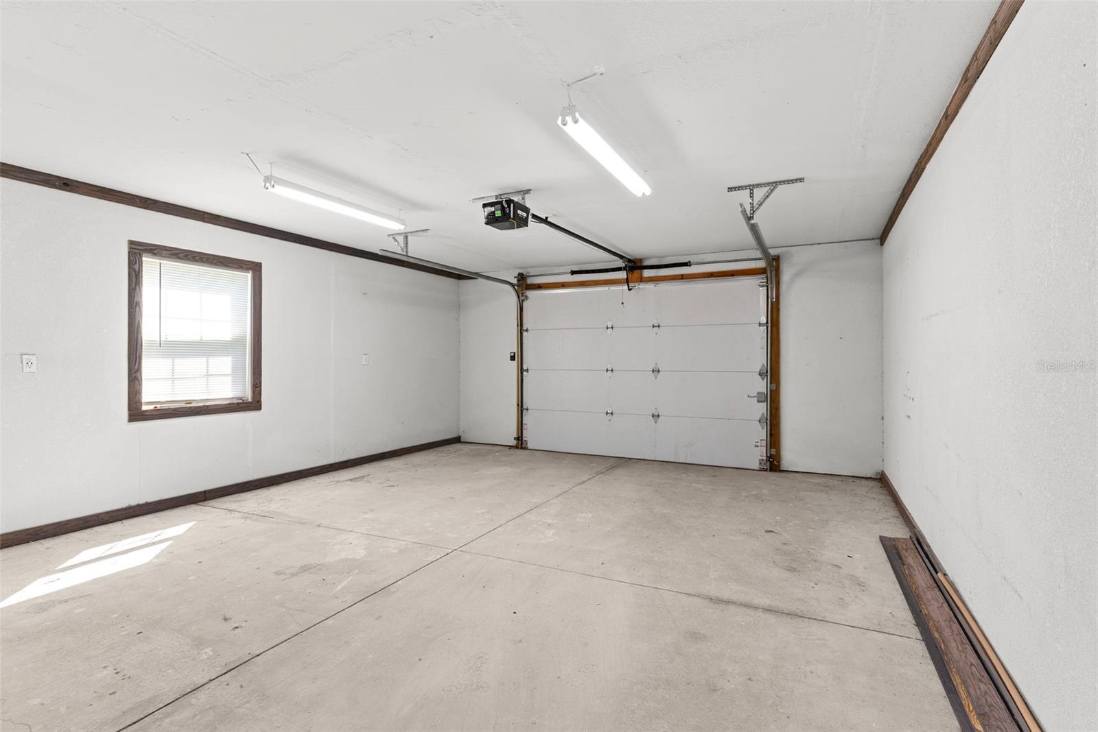 Image 32 of 40 For 16727 91st Street