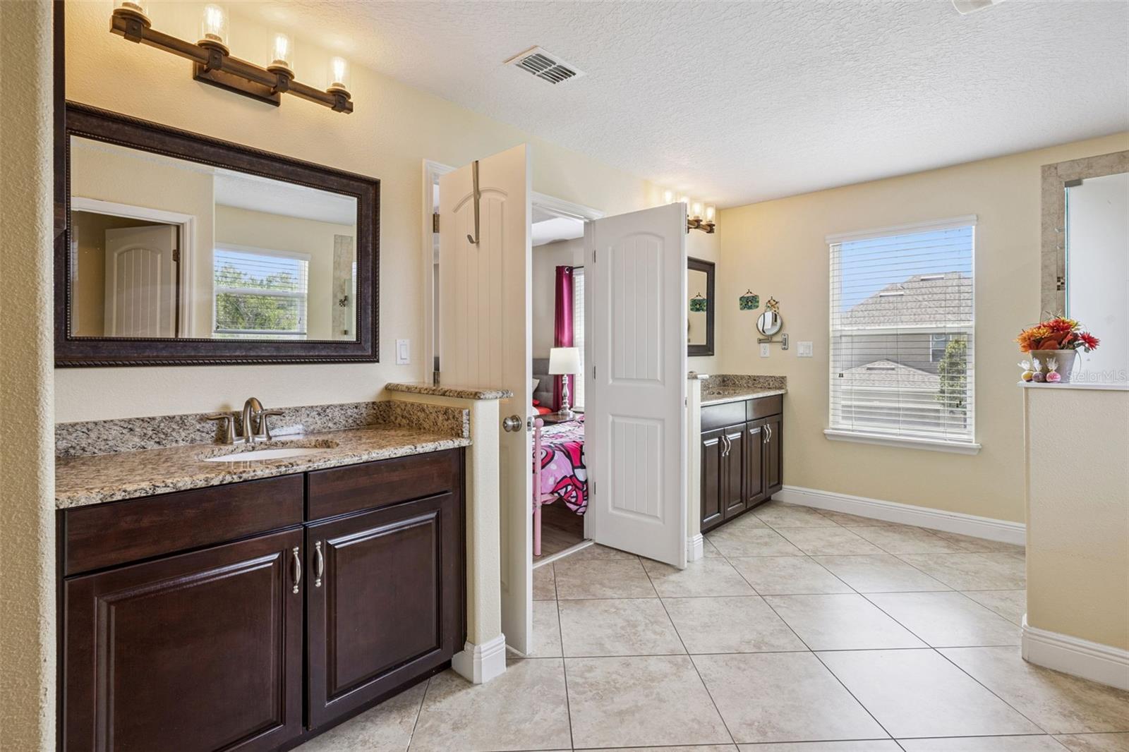 Image 22 of 42 For 7720 Summerlake Pointe Boulevard