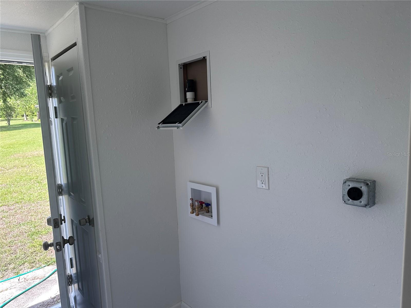 Image 17 of 21 For 3834 Diamond Oak Way 620