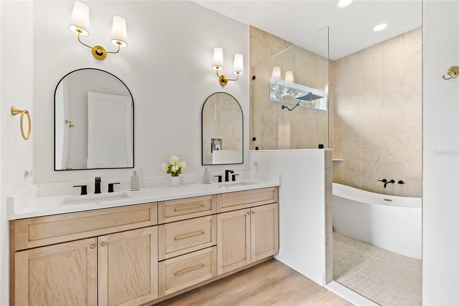 Image 18 of 58 For 2034 Mcmichael Road