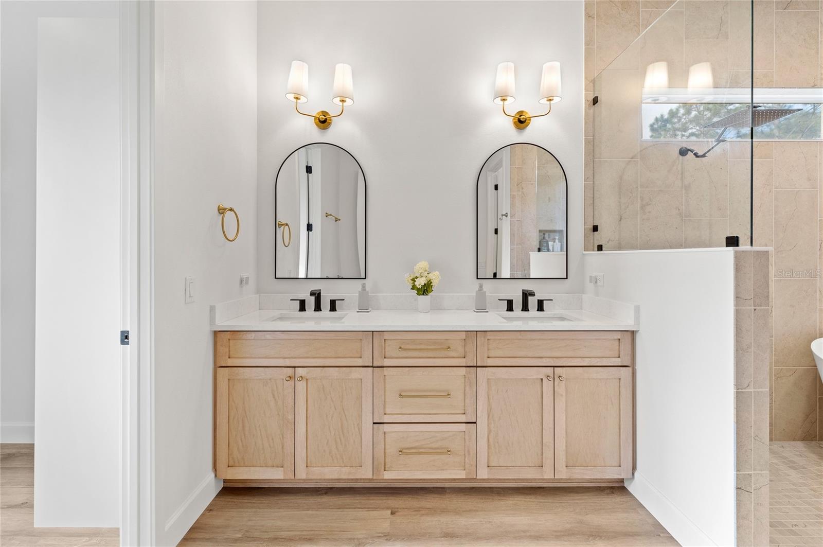 Image 19 of 58 For 2034 Mcmichael Road