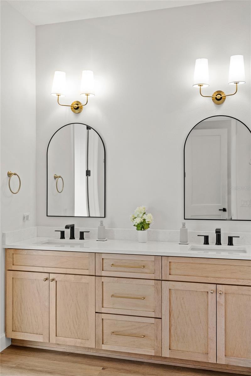 Image 20 of 58 For 2034 Mcmichael Road