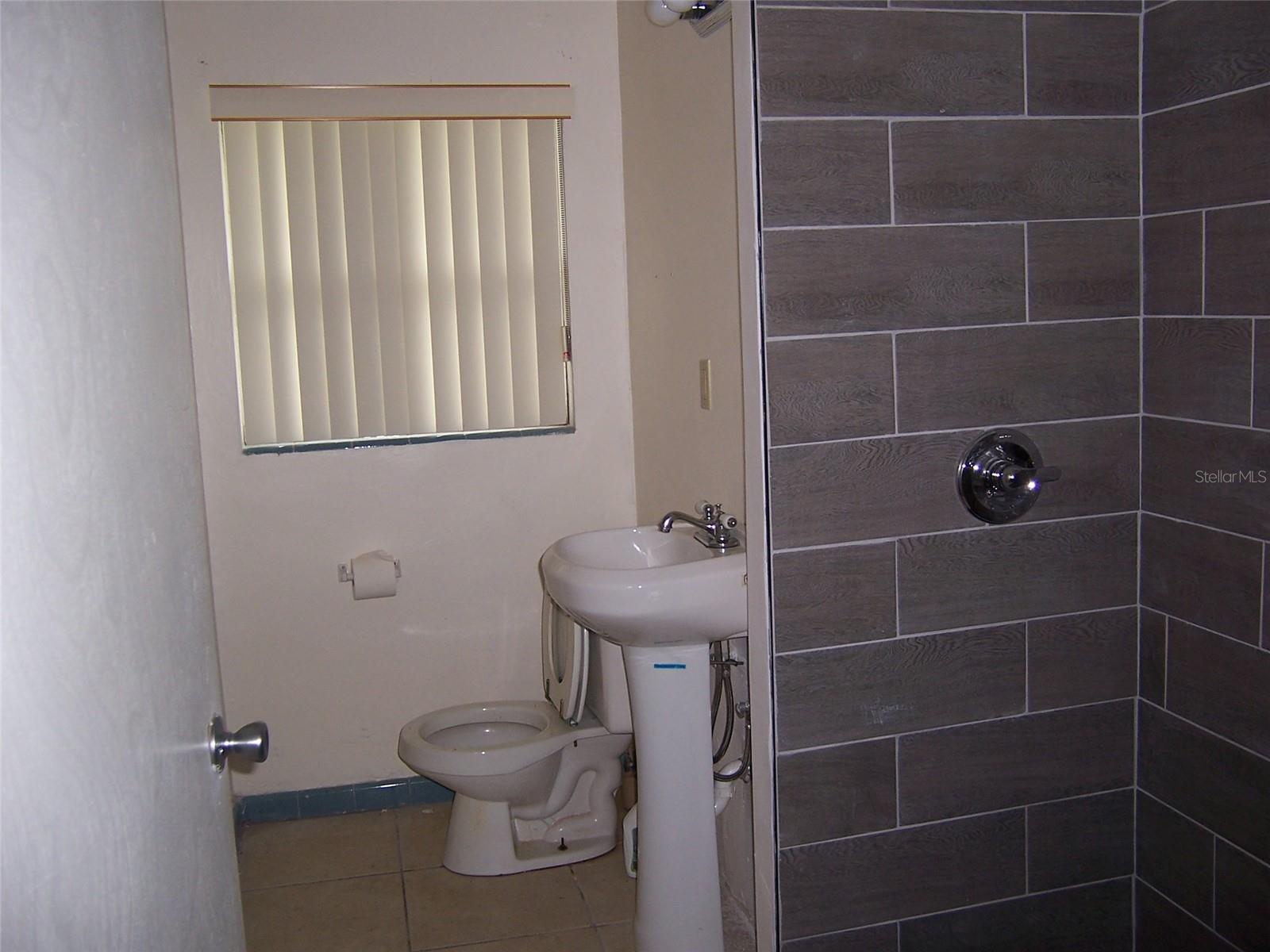 Image 9 of 13 For 905 Pine Hills Road