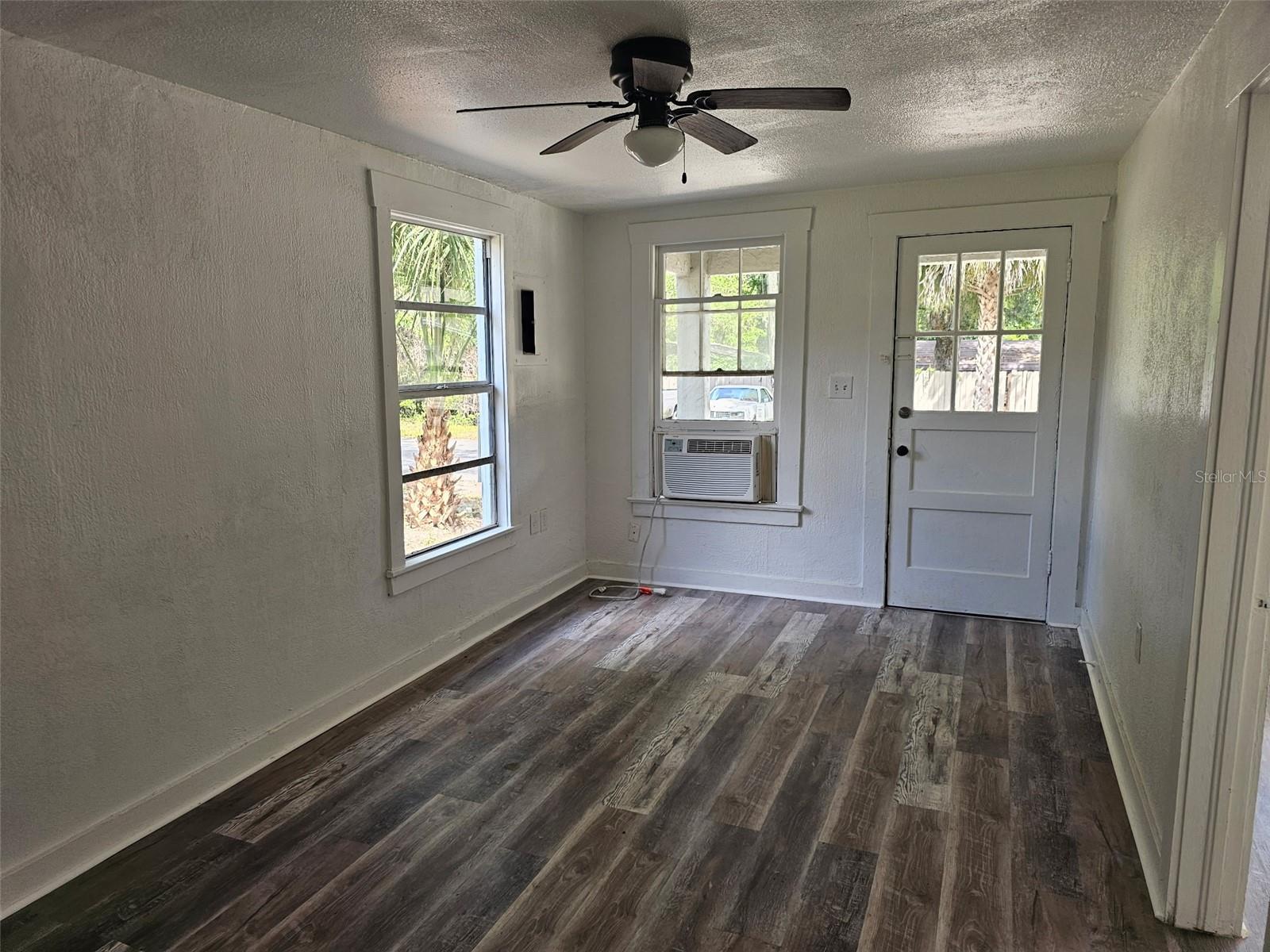 Image 2 of 18 For 738 Wood Street