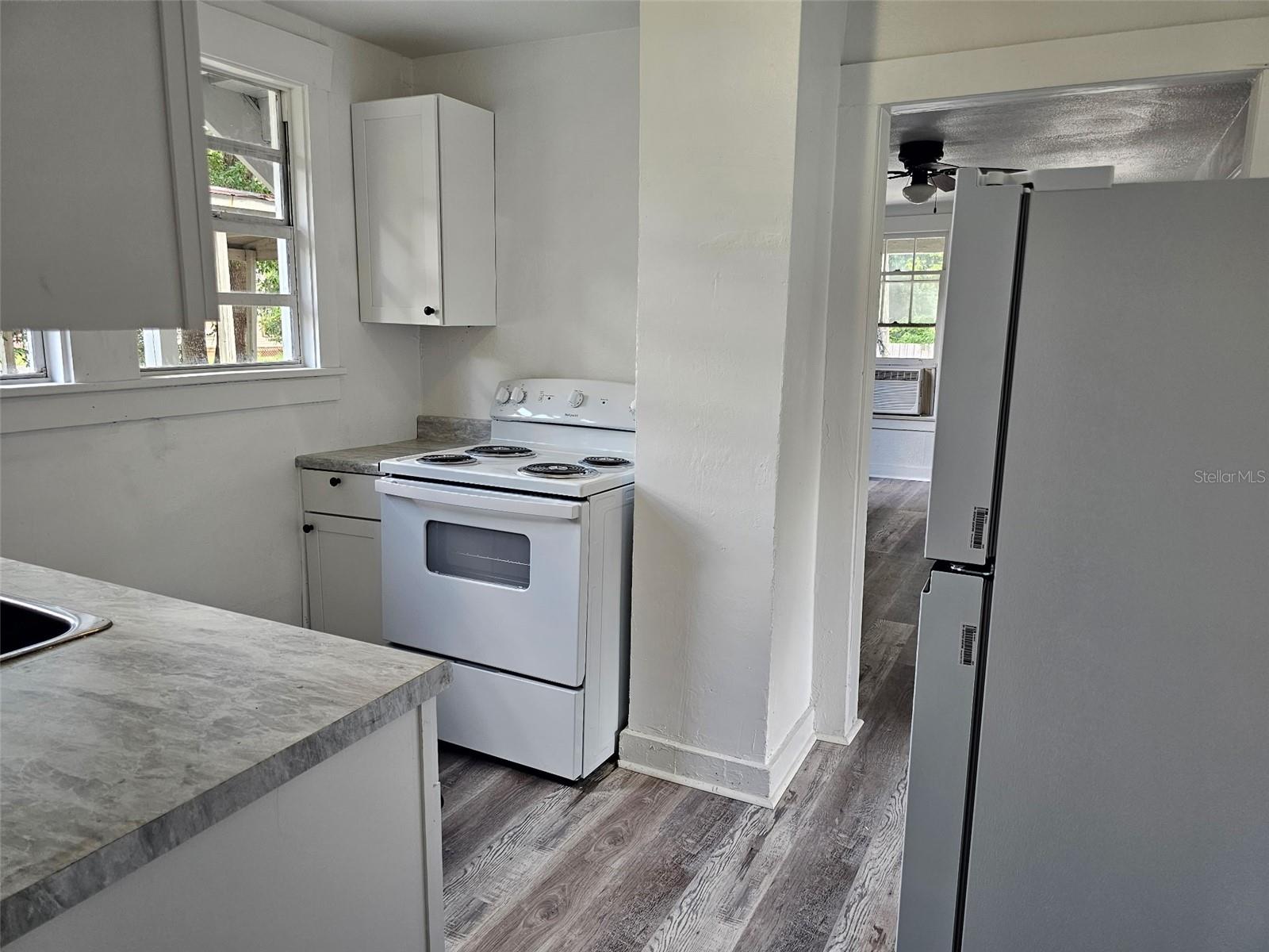 Image 3 of 18 For 738 Wood Street