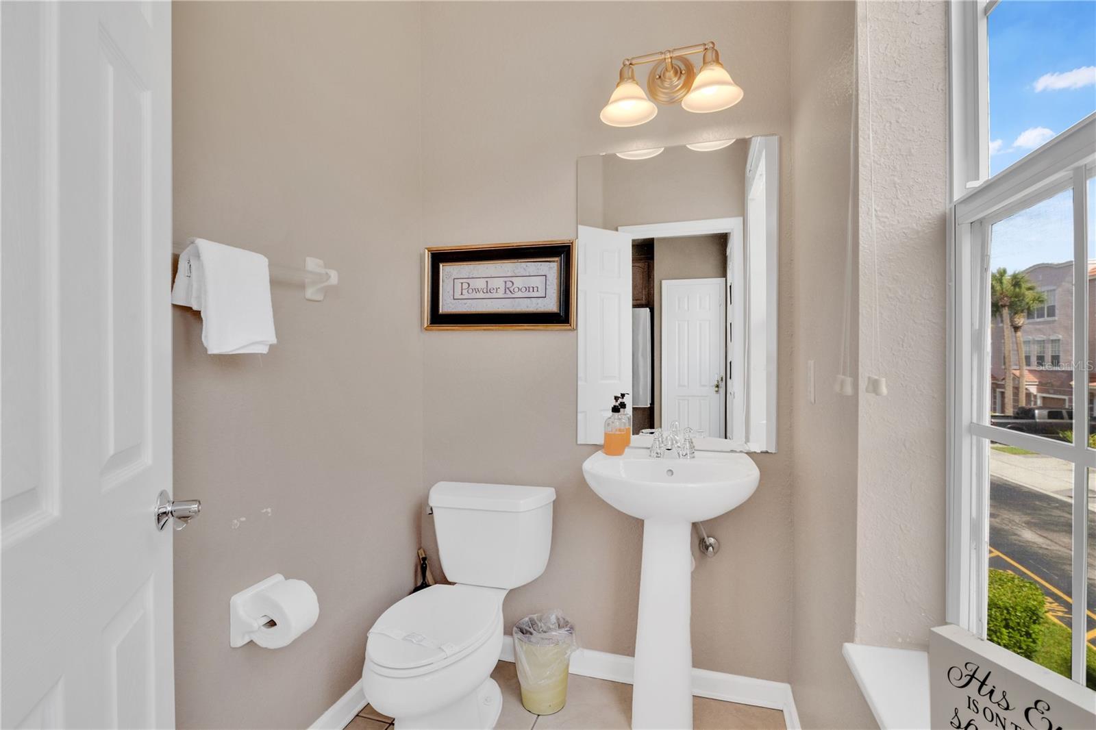 Image 10 of 36 For 5064 Tideview Circle 85