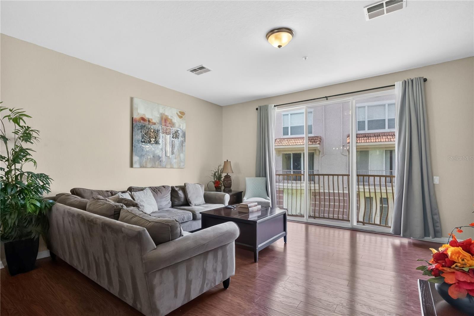 Image 14 of 36 For 5064 Tideview Circle 85