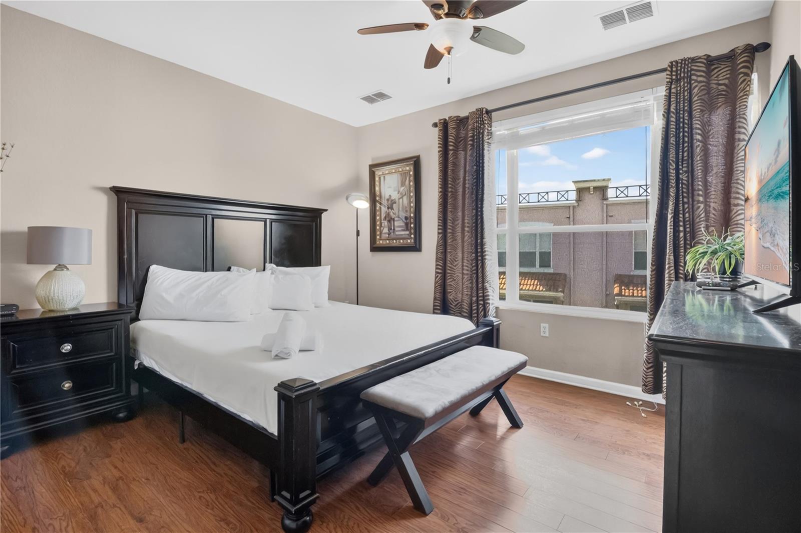 Image 15 of 36 For 5064 Tideview Circle 85