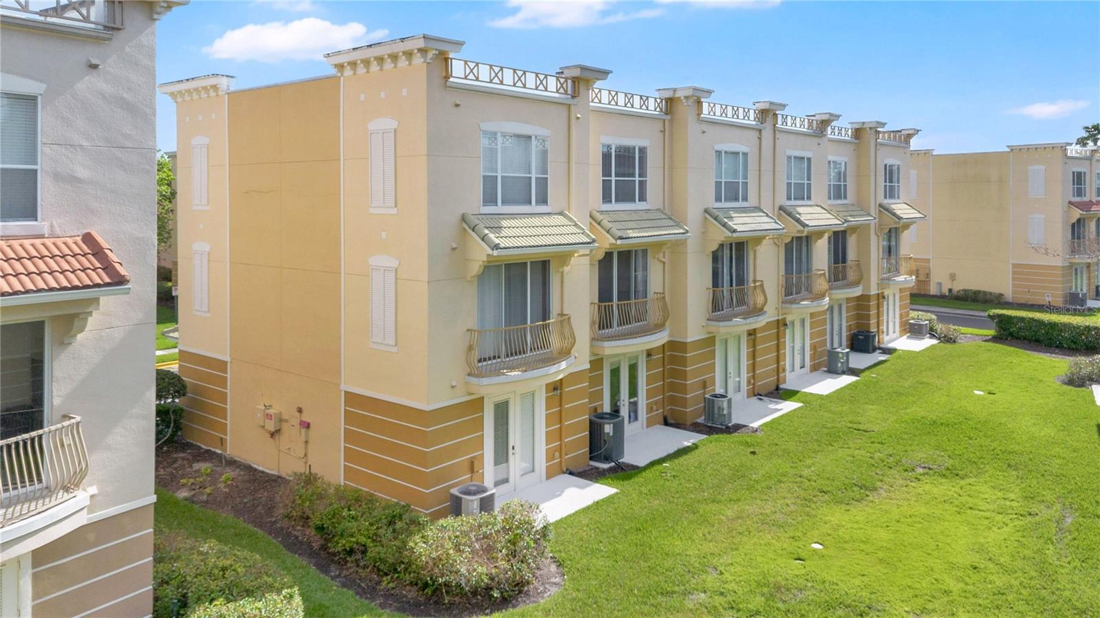 Image 23 of 36 For 5064 Tideview Circle 85