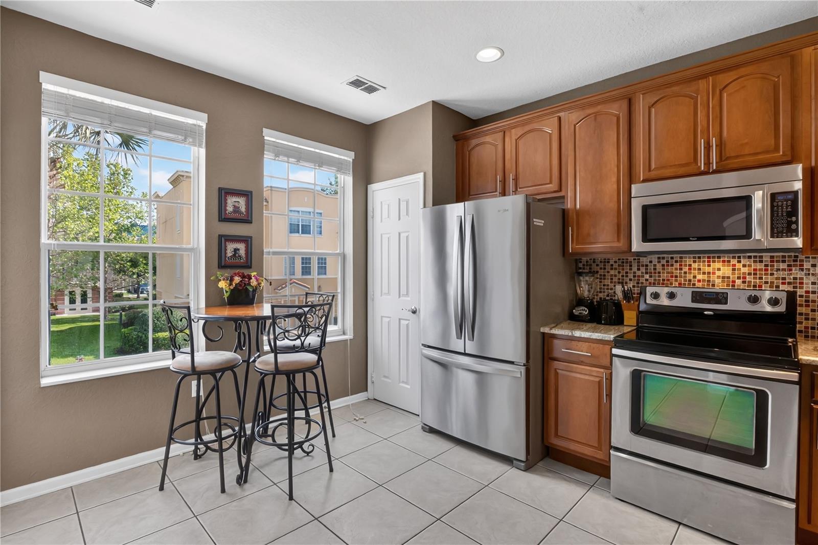 Image 8 of 36 For 5064 Tideview Circle 85