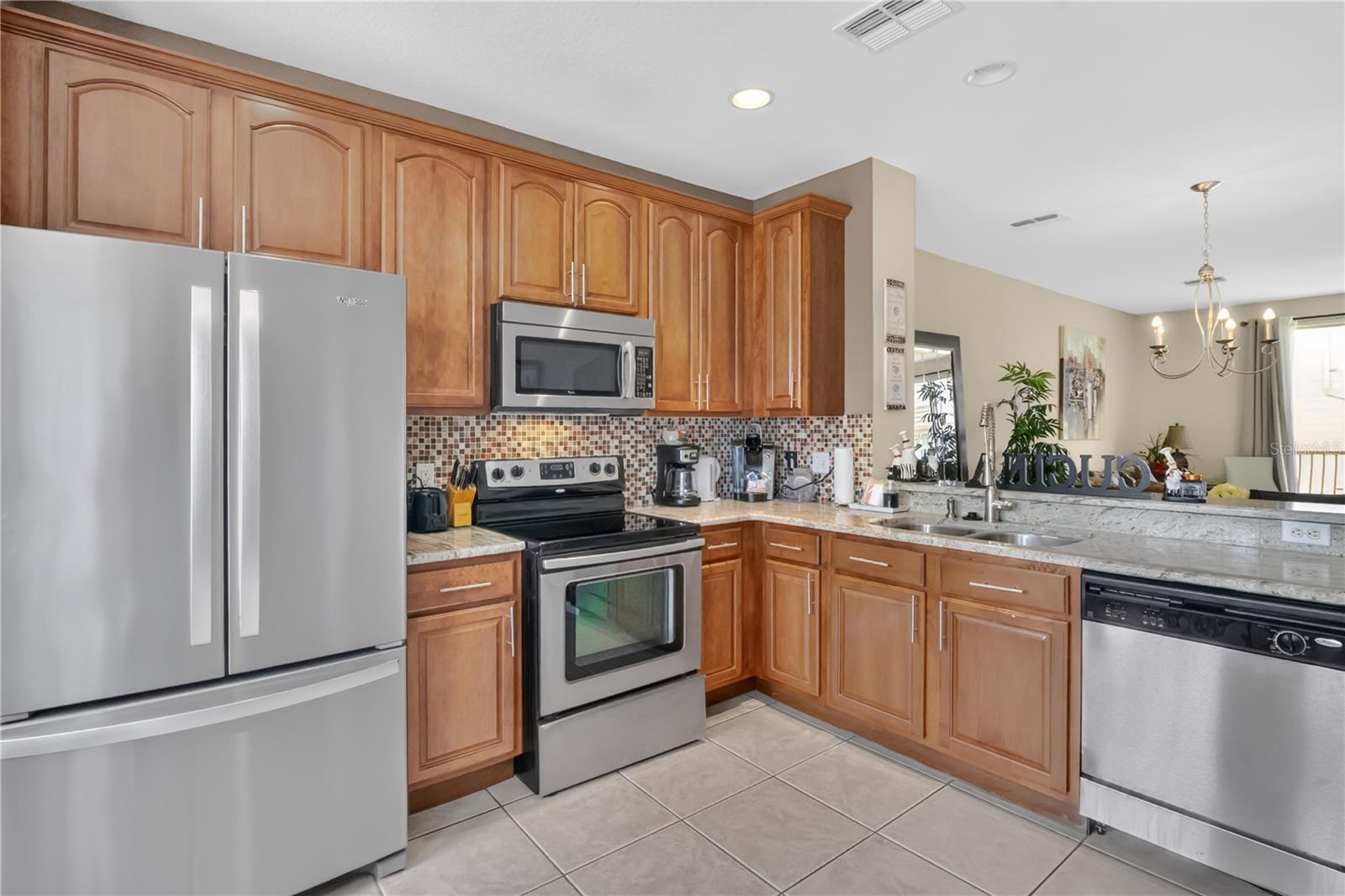 Image 9 of 36 For 5064 Tideview Circle 85