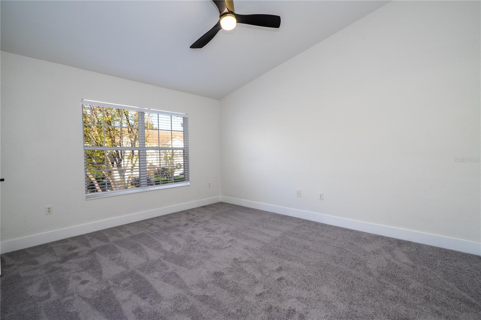 Image 13 of 20 For 7022 Cadiz Boulevard