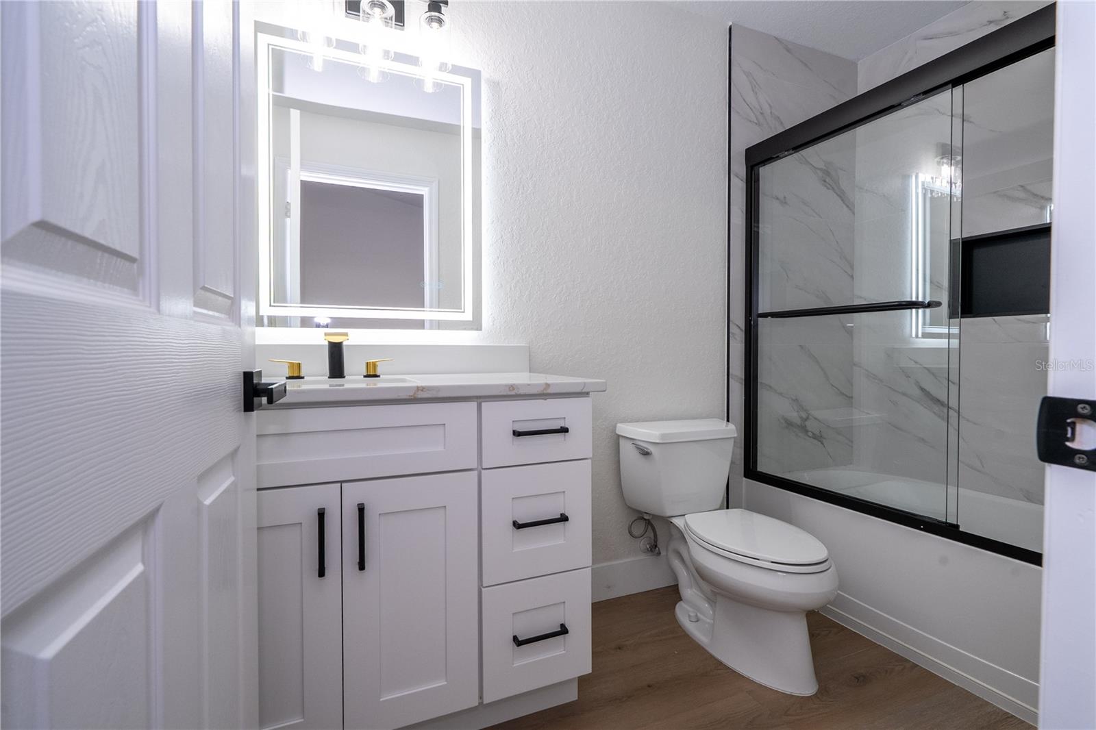 Image 18 of 20 For 7022 Cadiz Boulevard